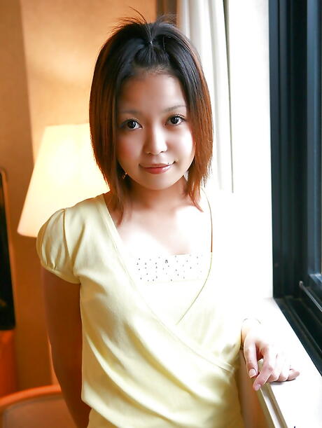 Excellent japanese Mari in hot posing on camera 